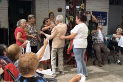 Celebracion-con-las-familias-centro-abierto-padre-damian-fundacion-Sagrados-Corazones141