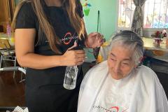 Academia-Cristian-delgado-atiende-a-centro-abierto-del-adulto-mayor-fundacion-sagrados-corazones4