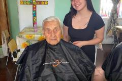 Academia-Cristian-delgado-atiende-a-centro-abierto-del-adulto-mayor-fundacion-sagrados-corazones7