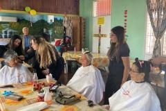 Academia-Cristian-delgado-atiende-a-centro-abierto-del-adulto-mayor-fundacion-sagrados-corazones8